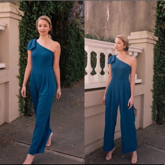 Gal Meets Glam Pants - NWOT Gal Meets Glam Sylvia One Shoulder Jumpsuit✨